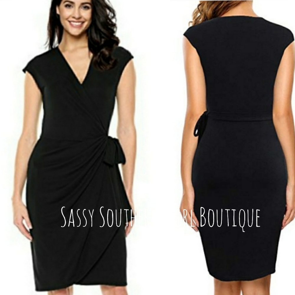 🆕⭐ Black v-neck wrap dress